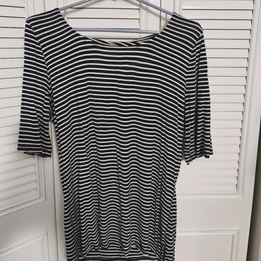 Three quarter sleeve shirt